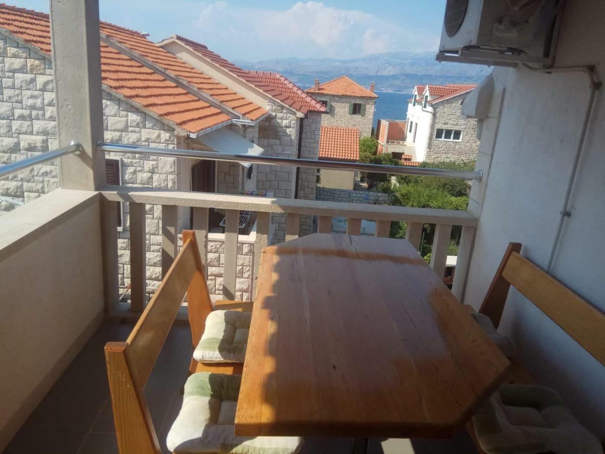 Apartmani Banic Postira Exterior photo